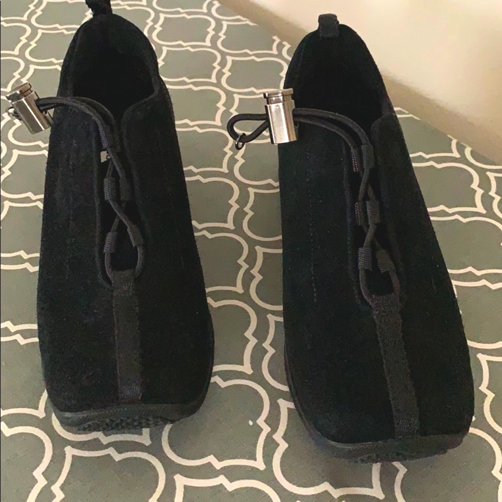 💥NWOT💥Wesley & Co Suede Shoes - 6.5M